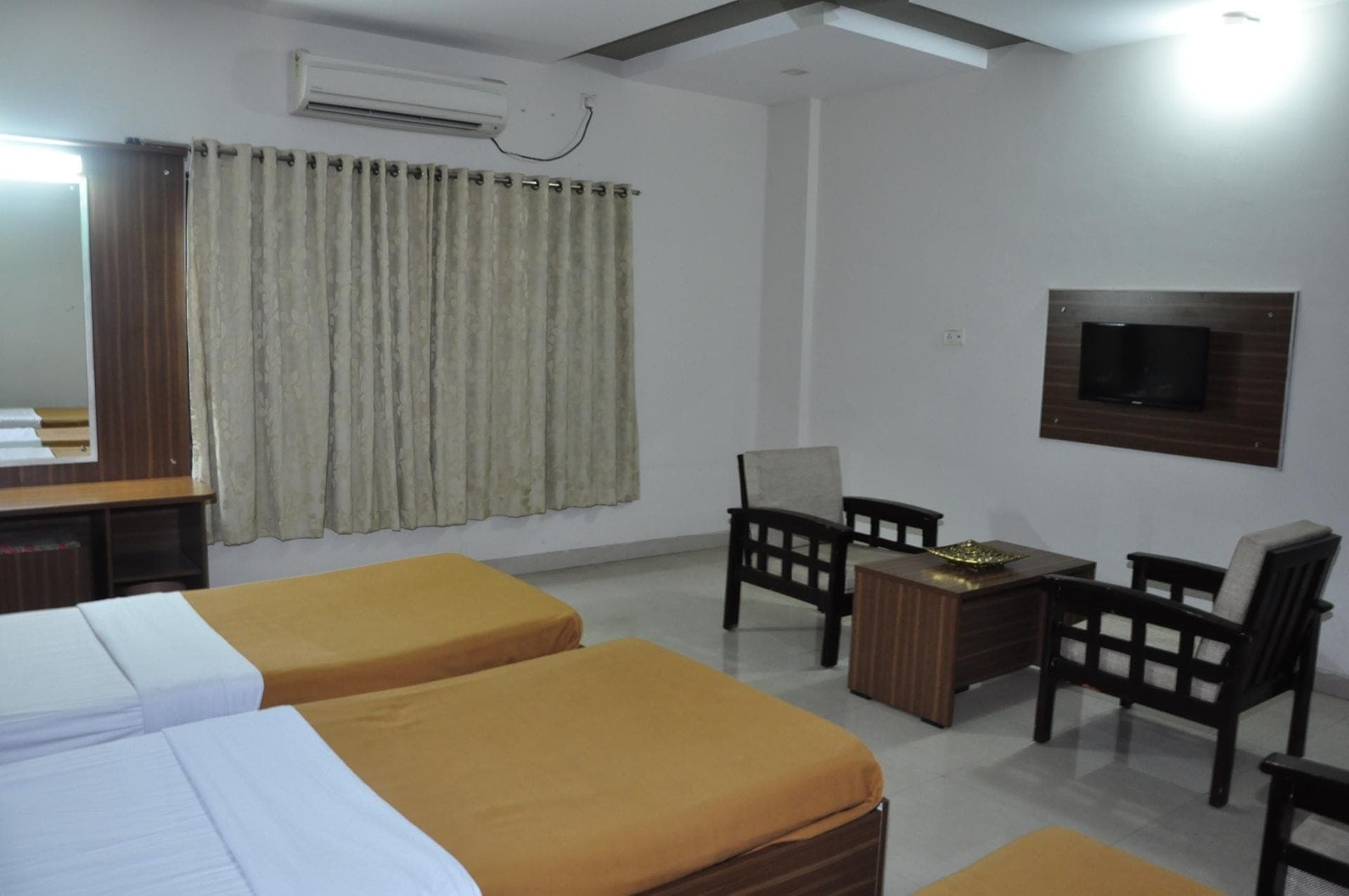 Hotel Sree Vijayalakshmi - family suite ac thumbnail