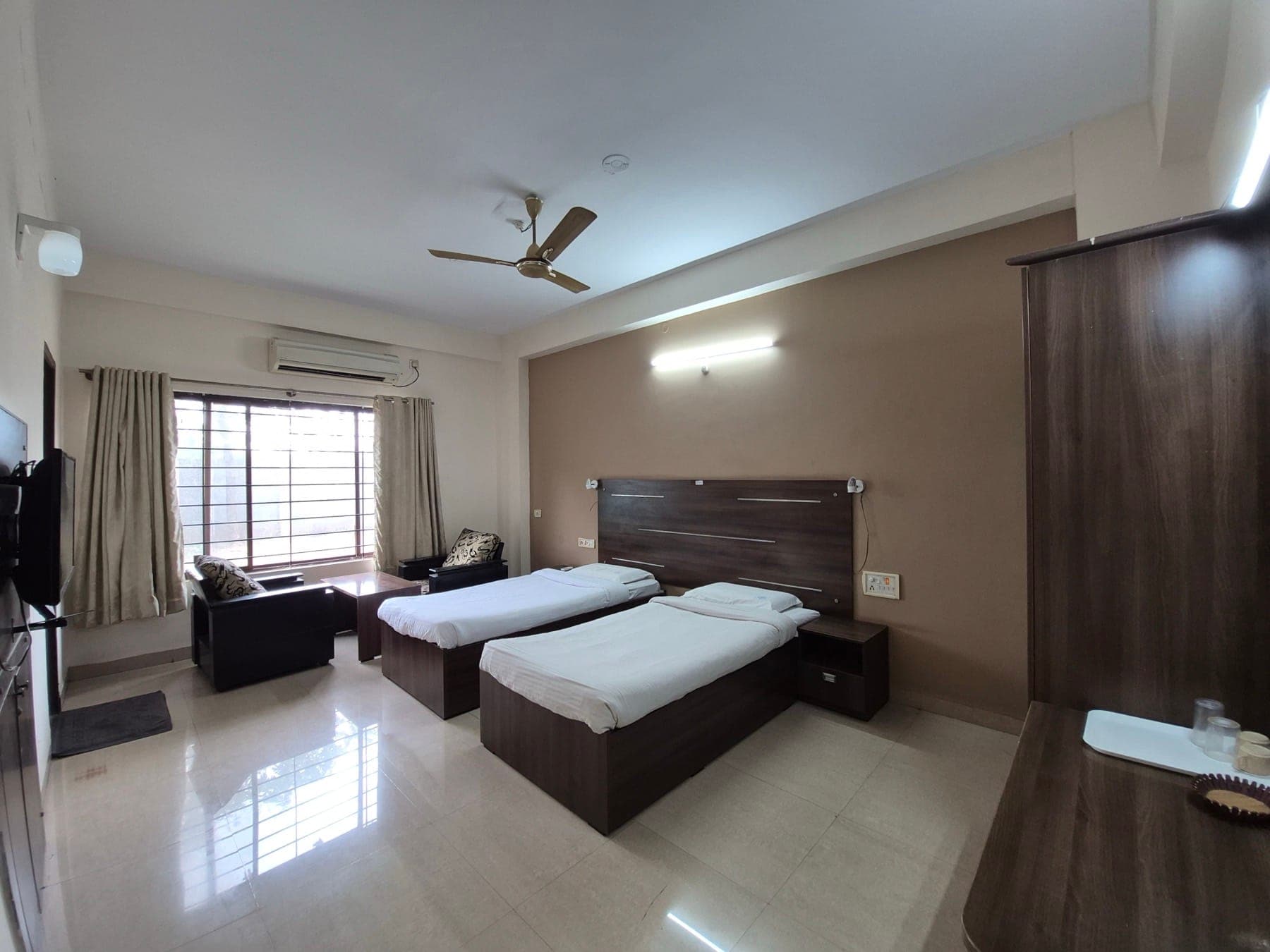 Deluxe Double Room at Hotel Sree Vijayalakshmi Toranagallu